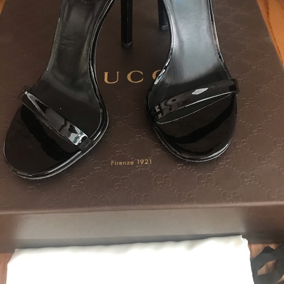 Gucci Rare Patent Buckle Strap Stilettos Size 35.5 - Picture 3 of 7